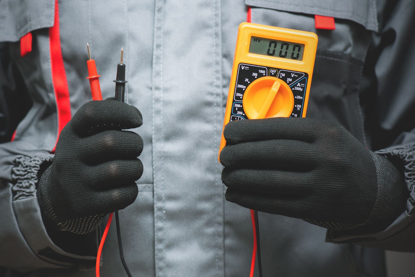 a importancia da manutencao eletrica regular para garantir a sua seguranca